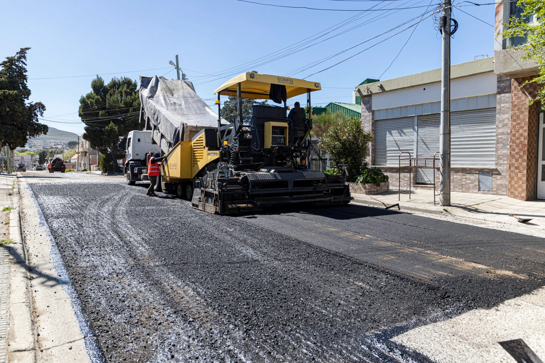 Comodoro Rivadavia suma pavimento en los barrios 9 de Julio y 13 de Diciembre