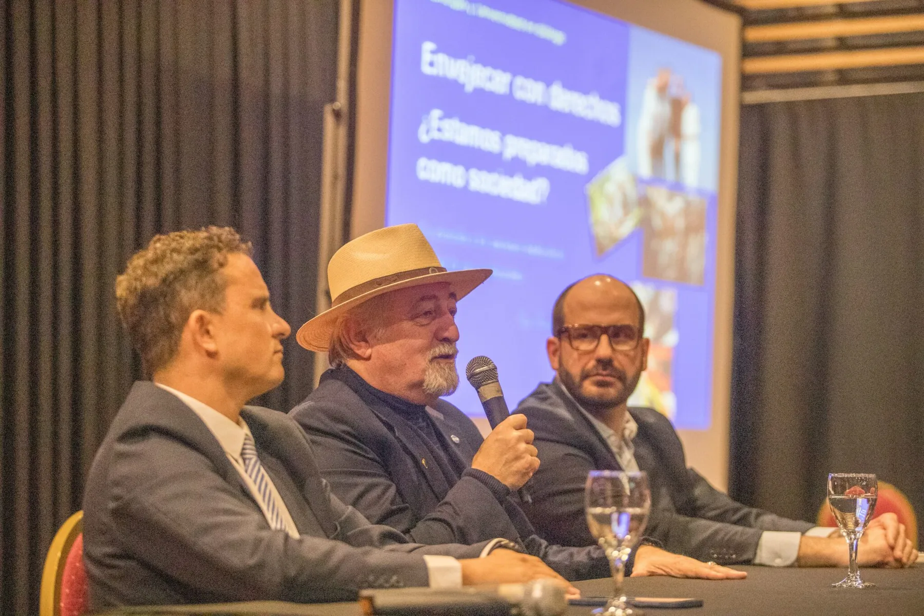 Comodoro Rivadavia refuerza políticas para adultos mayores con acuerdo entre Municipio y Universidad