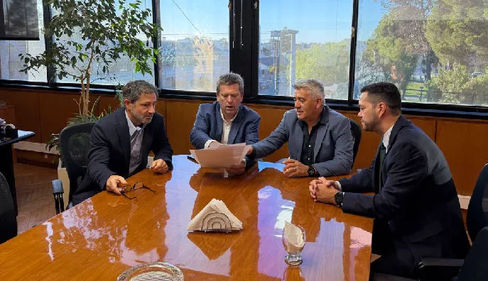 Gobernador Costa y Banco del Chubut firman convenio financiero y proyectan créditos hipotecarios