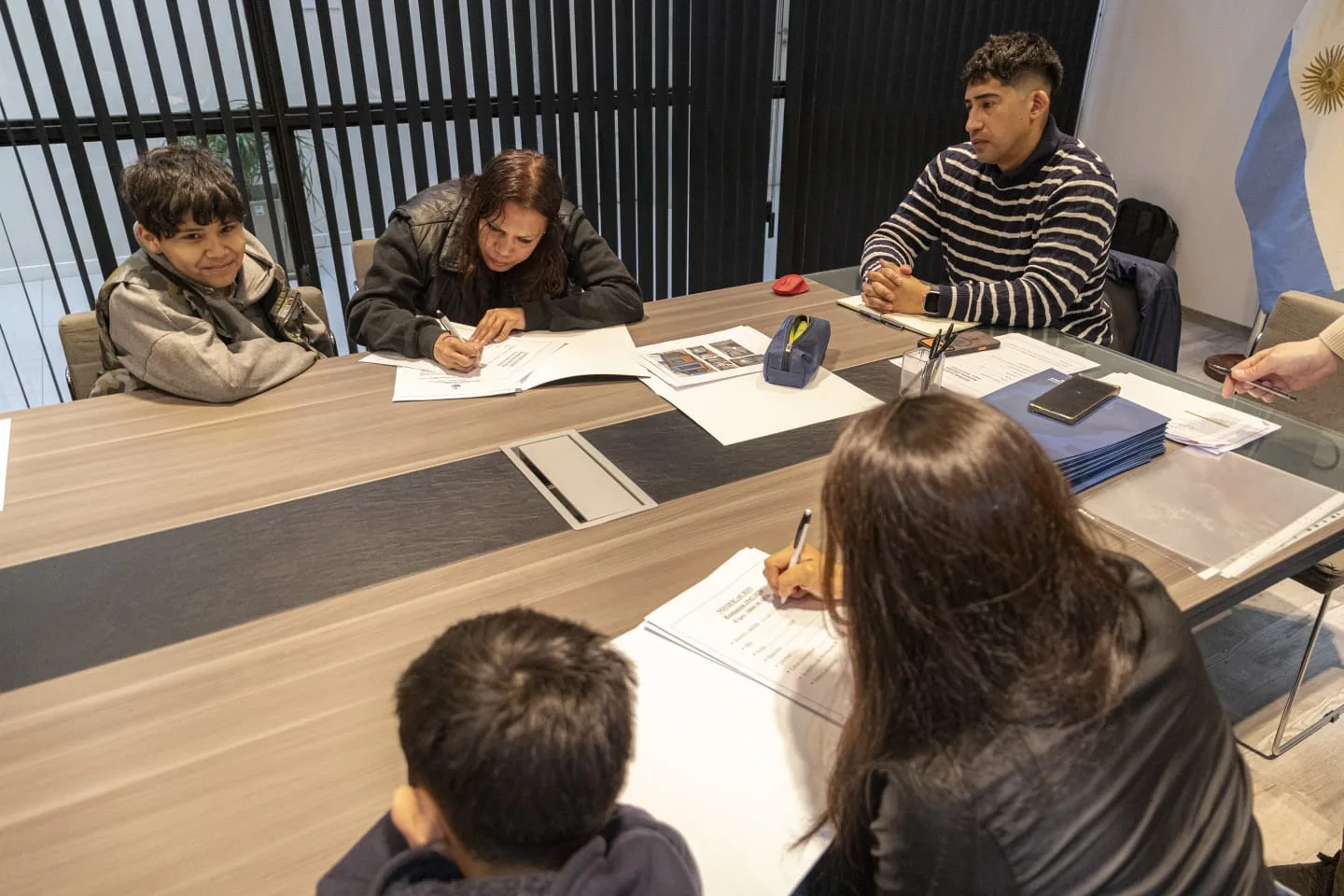 Municipio adjudicó 89 soluciones habitacionales a familias desplazadas del cerro Hermitte