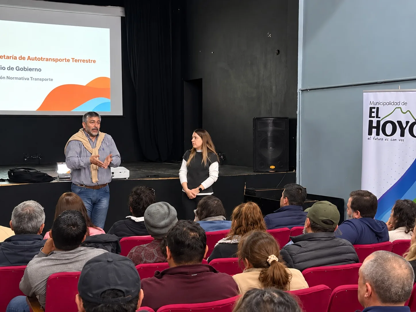 Medio centenar de transportistas de la Comarca Andina se formó en El Hoyo sobre las reglas del autotransporte