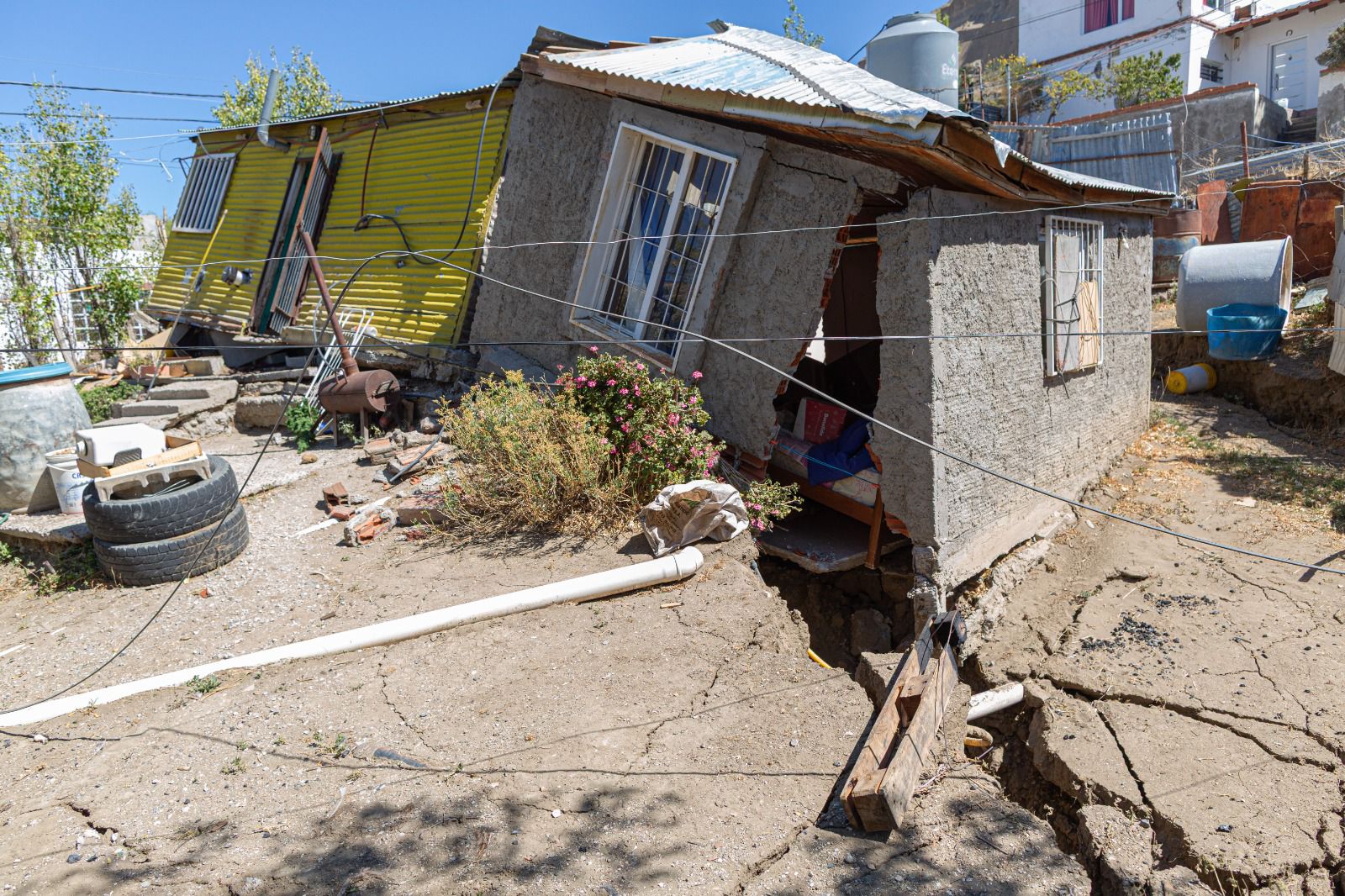 El estudio geológico sobre el cerro Hermitte plantea diferentes escenarios para cada barrio