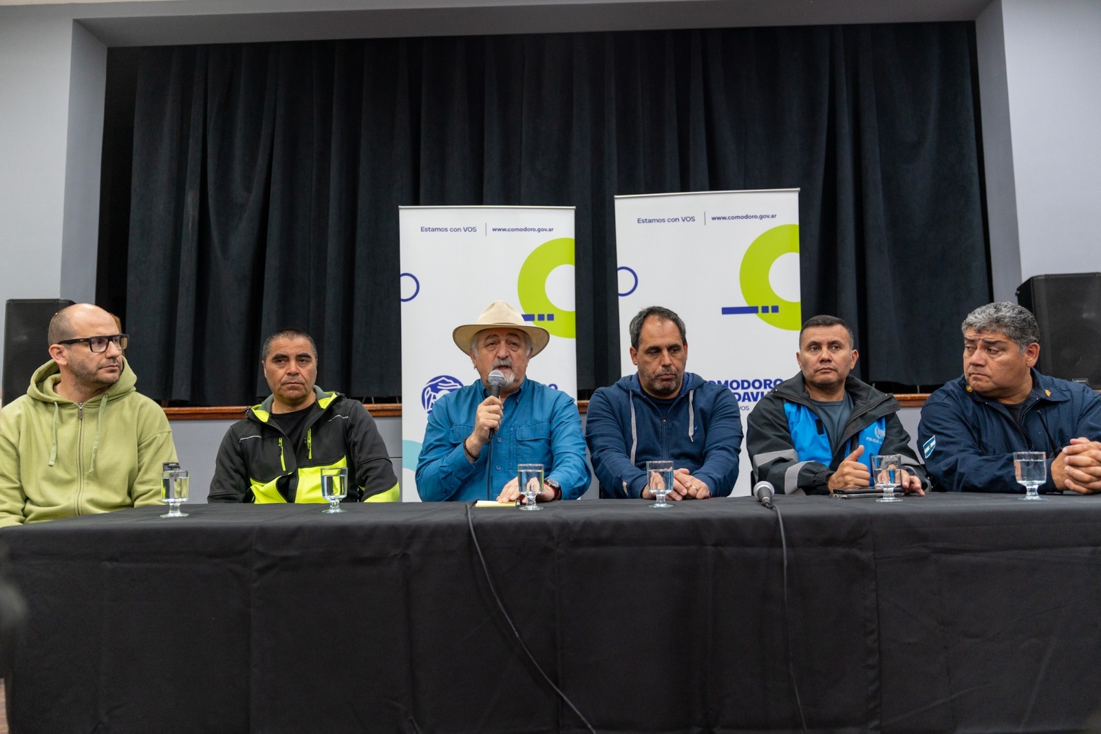 Derrumbe del cerro Hermitte: el Municipio activó el protocolo de emergencia y evacuó el sector preventivamente por 48 horas