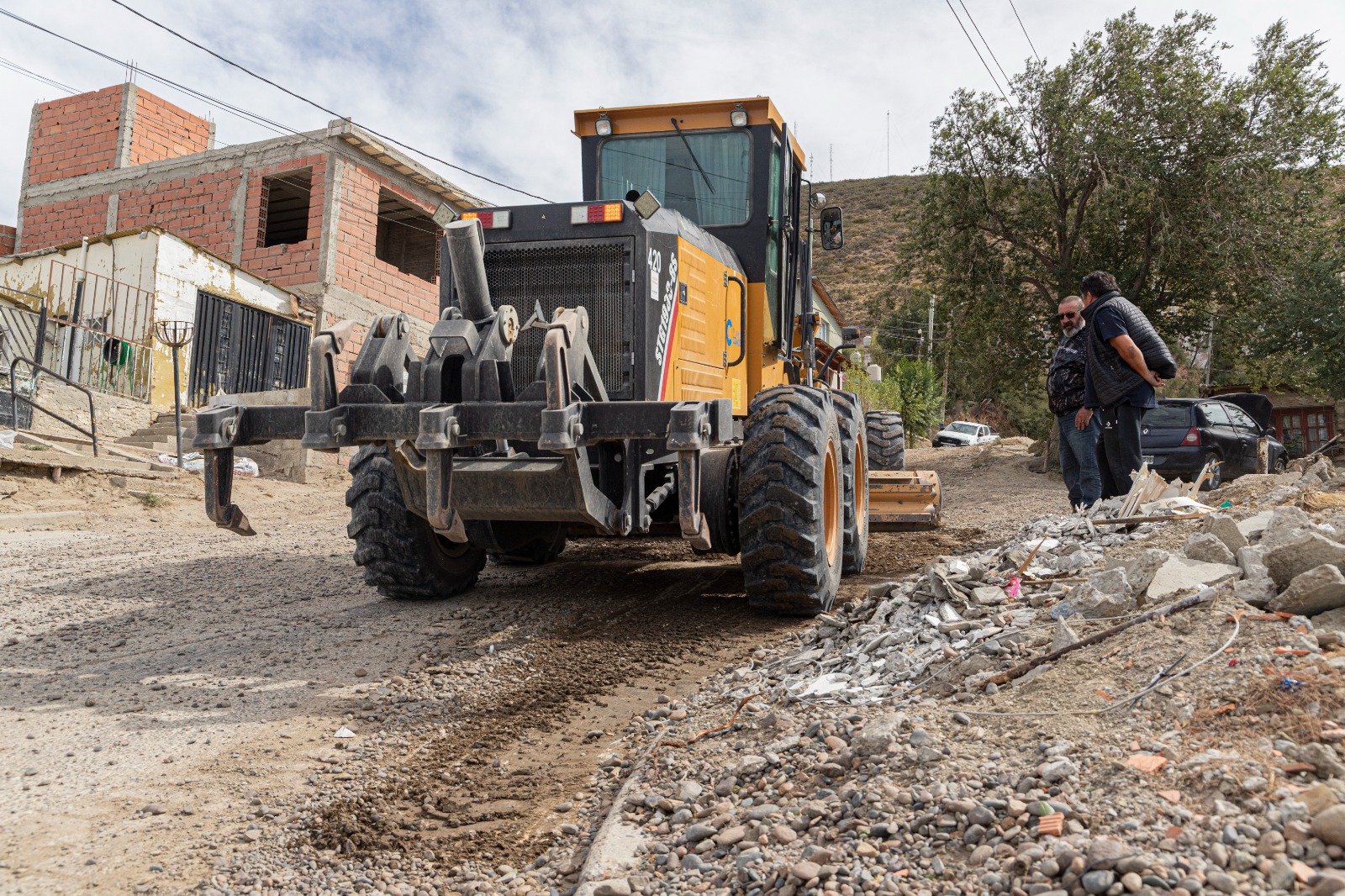 Se realizaron tareas de repaso y enripiado en el barrio La Floresta