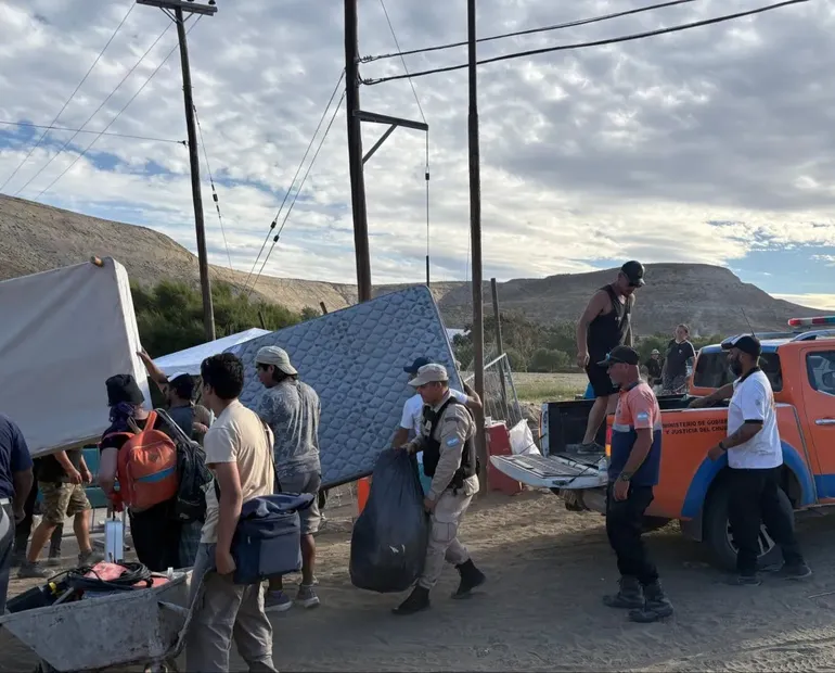 Dejan pasar a la gente por cupos para retirar lo esencial