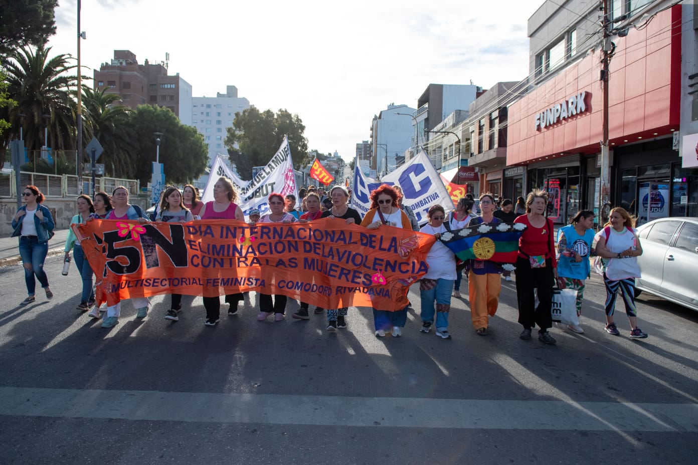 25N en Comodoro: «El Gobierno nacional niega que exista la violencia de género y desatiende la problemática»