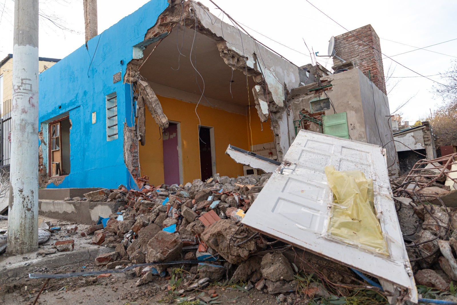 El Municipio demolió una vivienda usurpada en barrio Ceferino