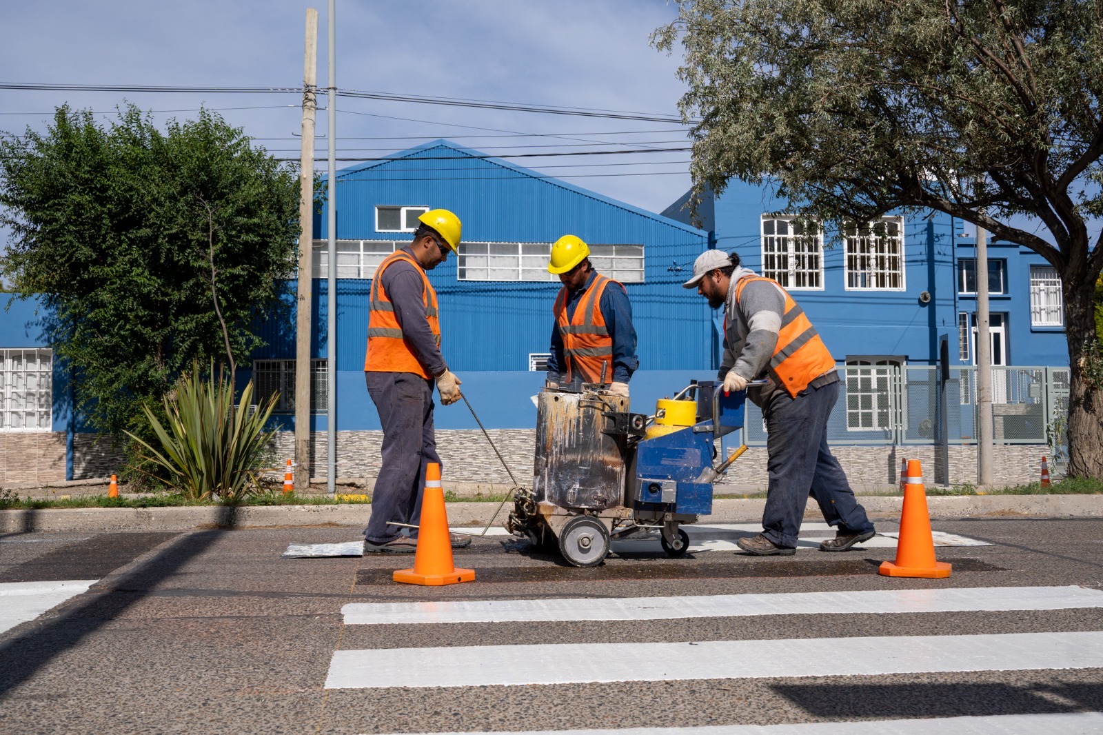 Se instalaron reductores y se reforzó la señalización vial en zonas escolares de la ciudad