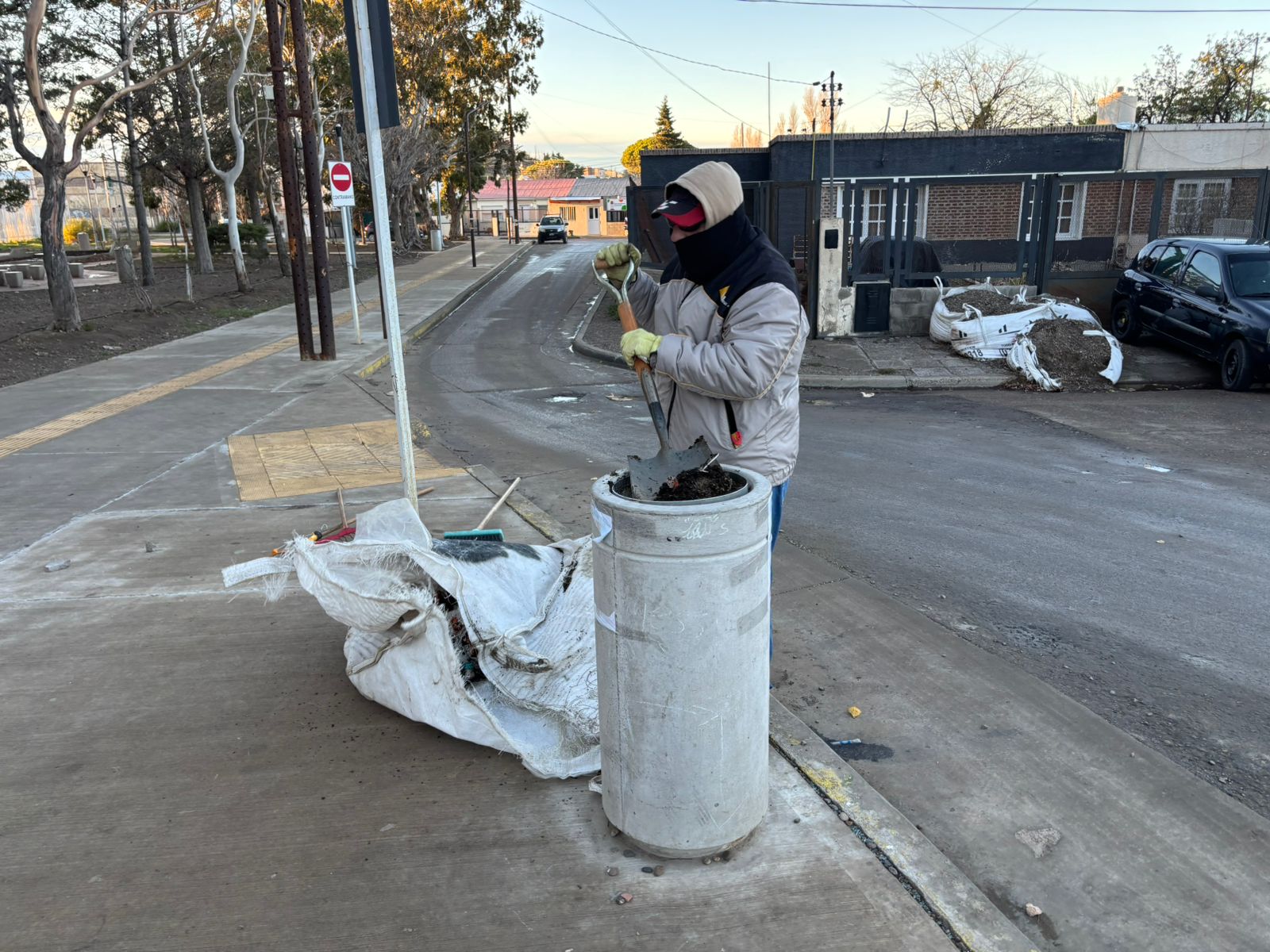 Se realizaron intensos trabajos de limpieza, reparación de luminarias y mobiliario en espacios públicos de zona norte