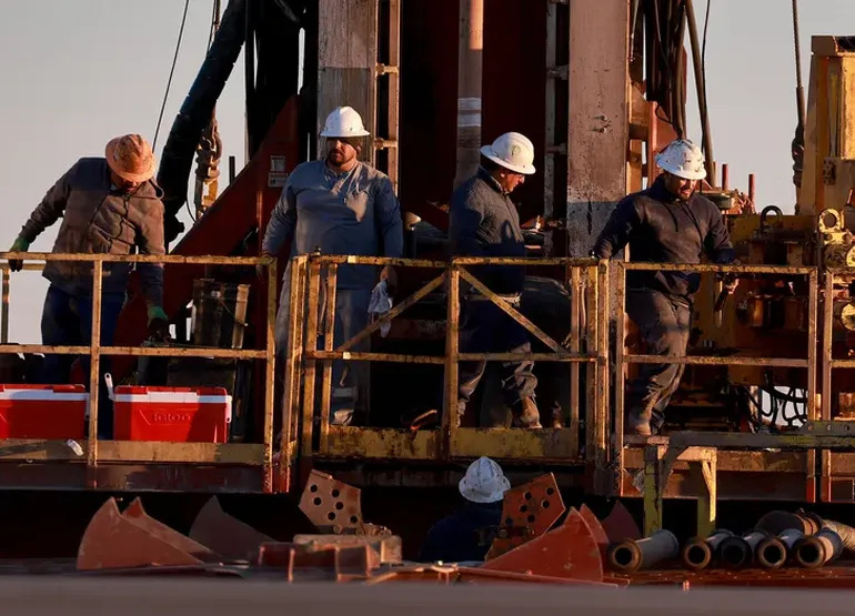 Salarios petroleros: Vaca Muerta paga $8,9M y el Golfo San Jorge 8,8 M