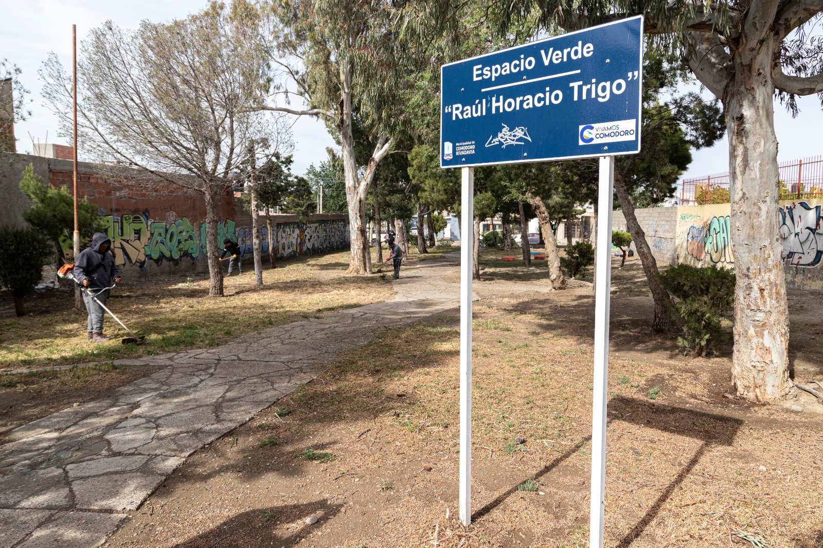 Se intensifican las tareas de acondicionamiento de espacios verdes en la ciudad