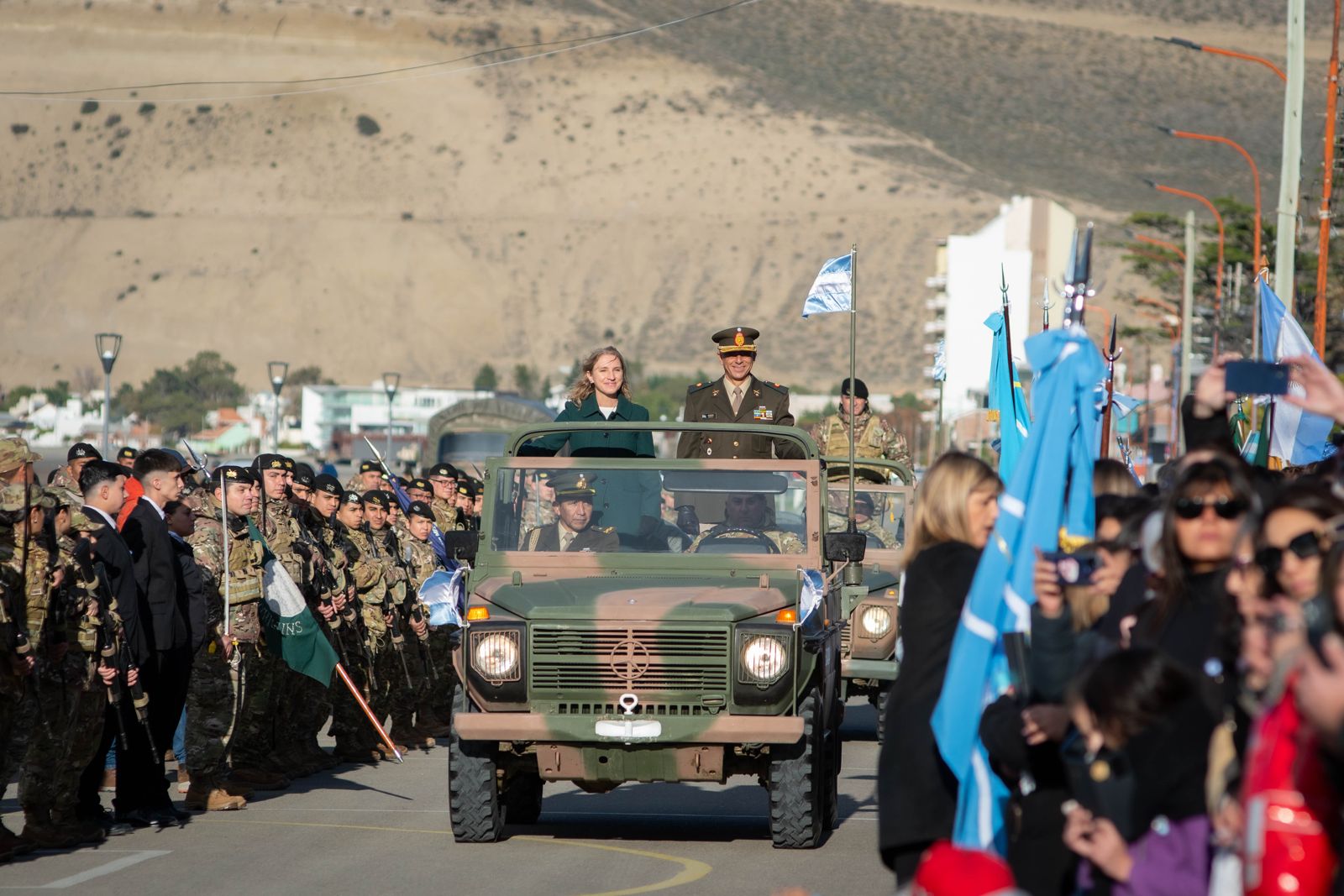 Rada Tilly conmemoró el Día de la Bandera con la Promesa de Lealtad y un multitudinario desfile cívico-militar