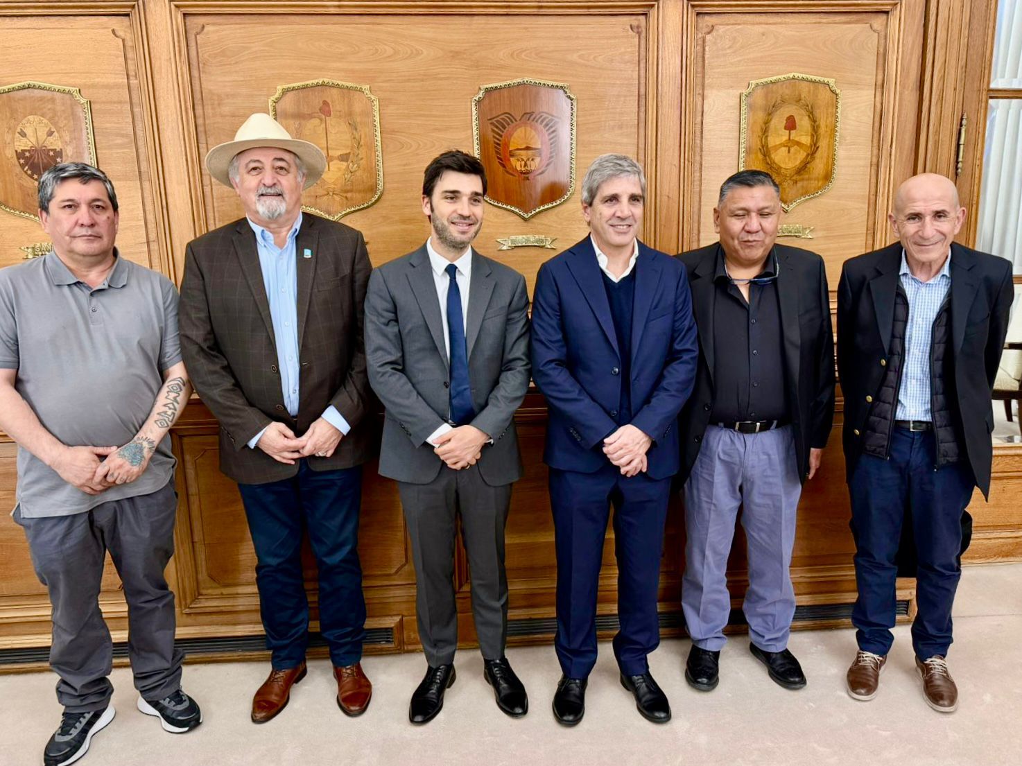 EL INTENDENTE DE COMODORO ESTUVO EN LA REUNION CON CAPUTO: “VOLVEMOS CON LA PROMESA DE ELIMINAR LAS RETENCIONES A LAS EXPORTACIONES”