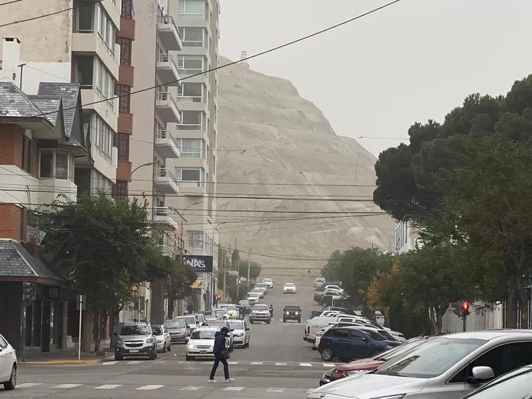 Rige alerta amarilla por vientos fuertes hasta la tarde-noche