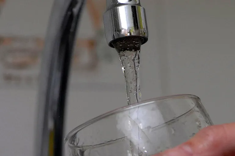 Normalizan el servicio de agua en 24 barrios de Comodoro
