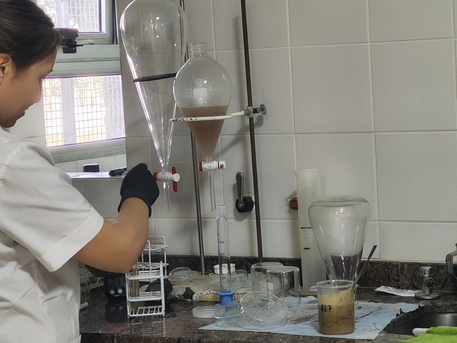 El Laboratorio Provincial de Salud Ambiental procesa más de 10 mil muestras al año y se posiciona como centro de referencia en la Patagonia Sur