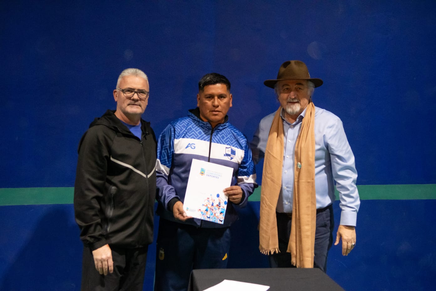Se entregaron materiales deportivos a la Liga Norteña de Fútbol de los Barrios