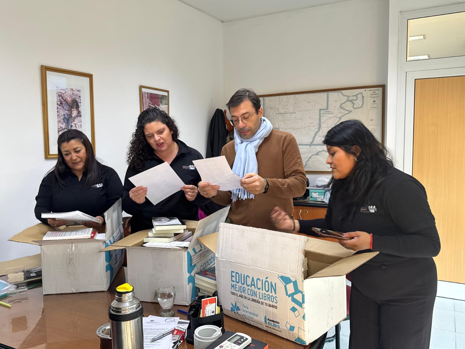 Provincia continúa con la distribución de libros en bibliotecas populares del Chubut