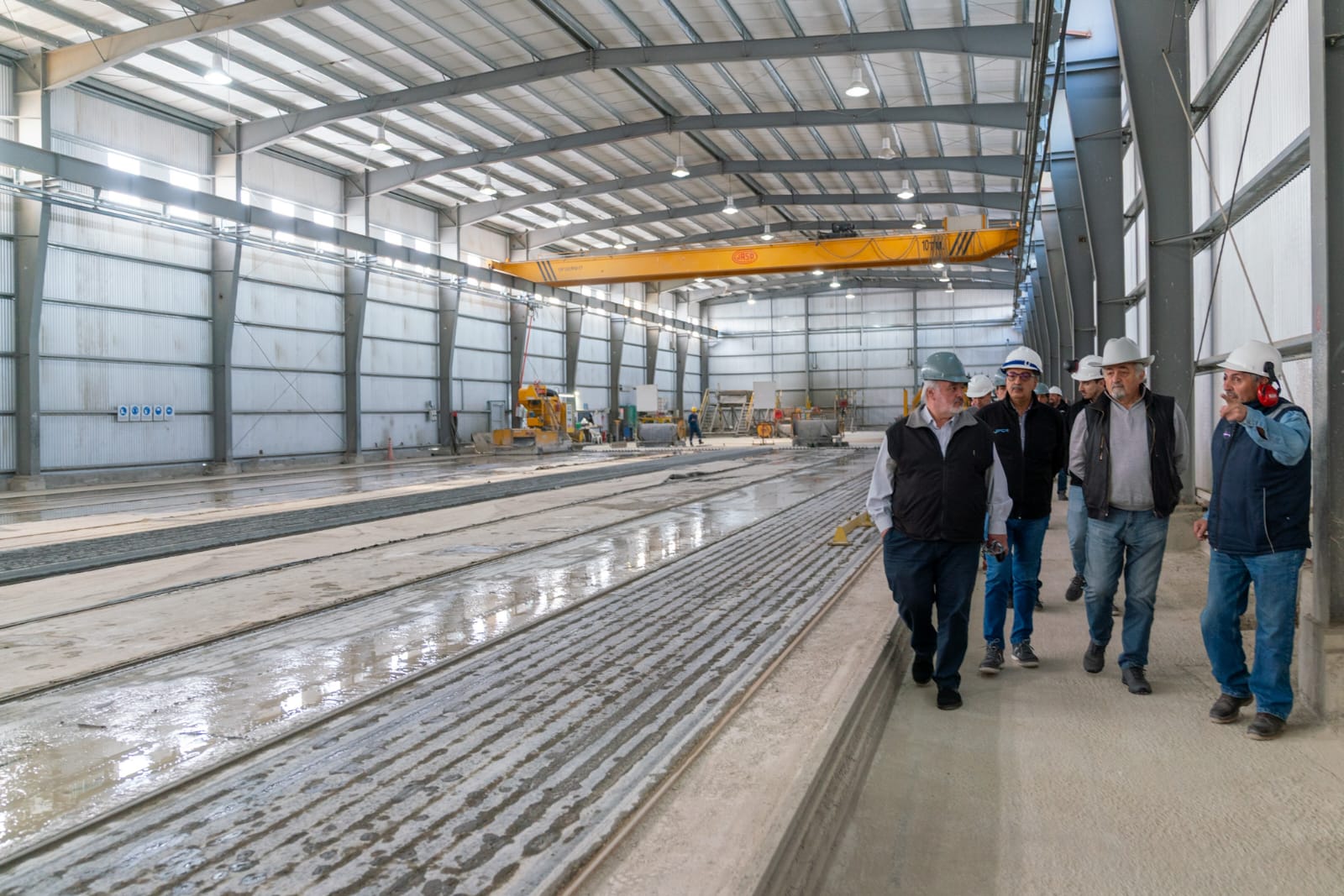 Othar recorrió Petroquímica y se interiorizó acerca de un proyecto de viviendas de construcción rápida