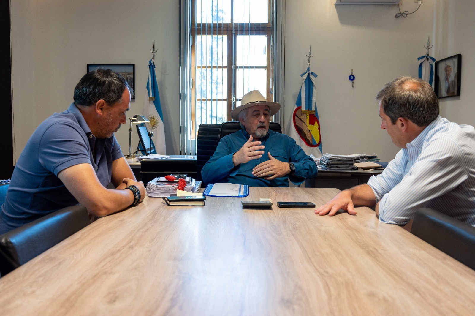 Othar recibió al diputado nacional Luque por la catástrofe en el cerro Hermitte