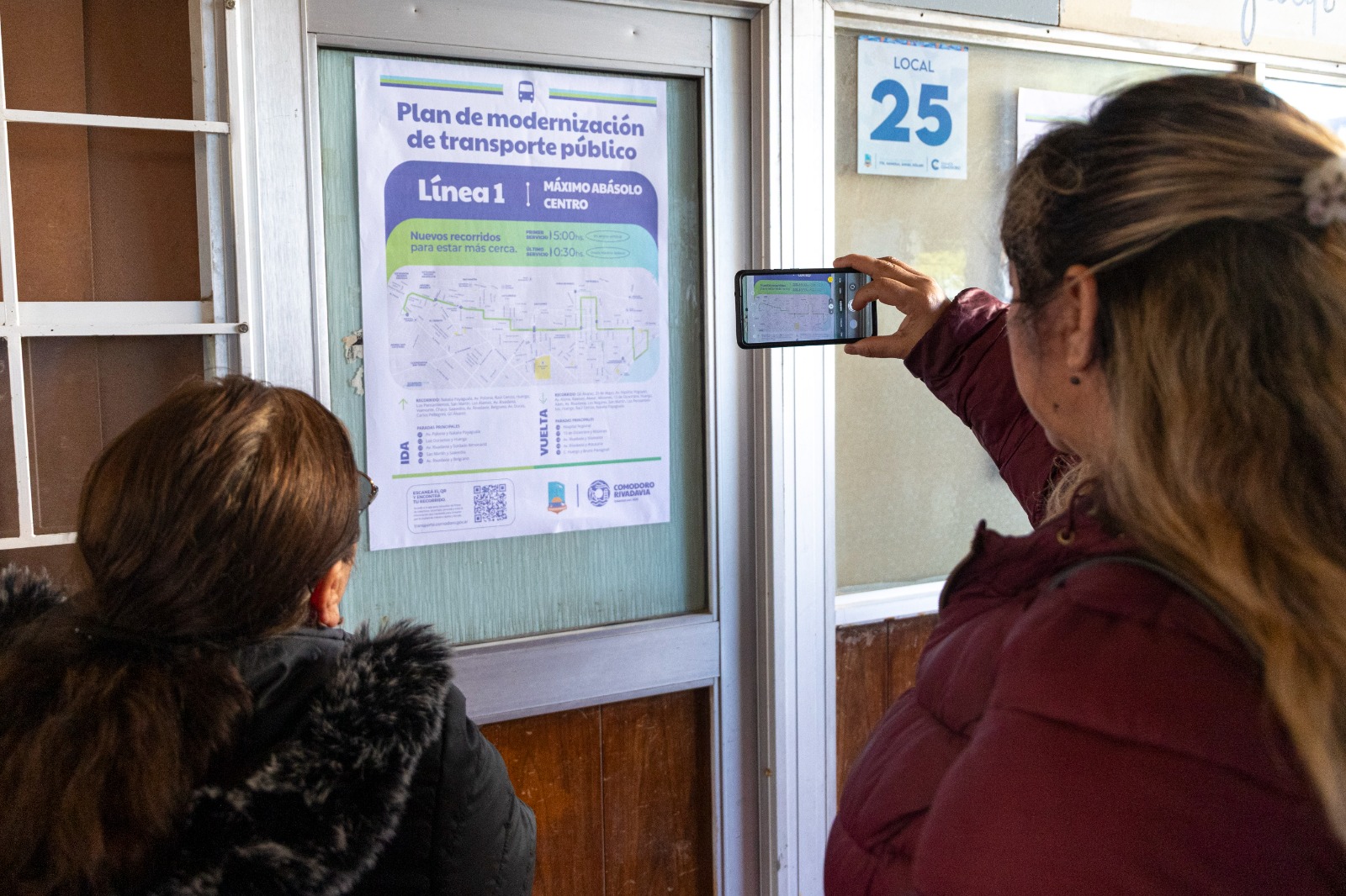 Modernización en el transporte urbano: instalan nueva cartelería informativa para los usuarios
