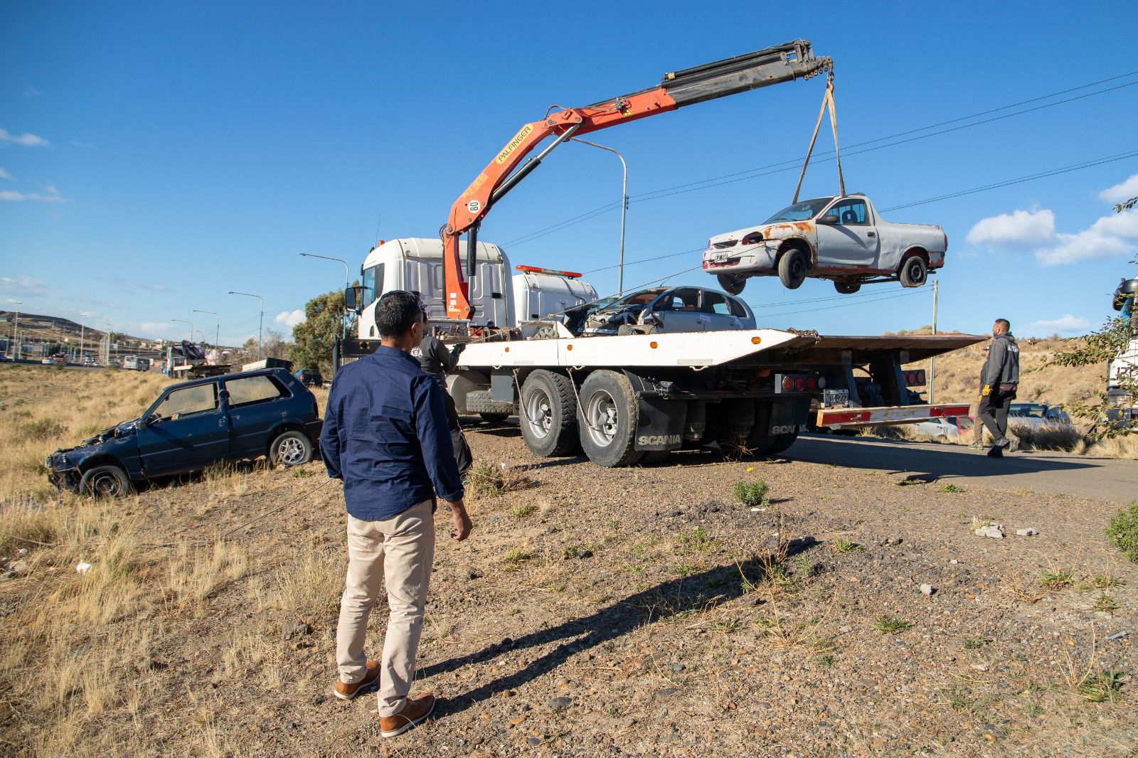 Continúa el operativo de remoción de vehículos secuestrados en Ruta 3 y 26