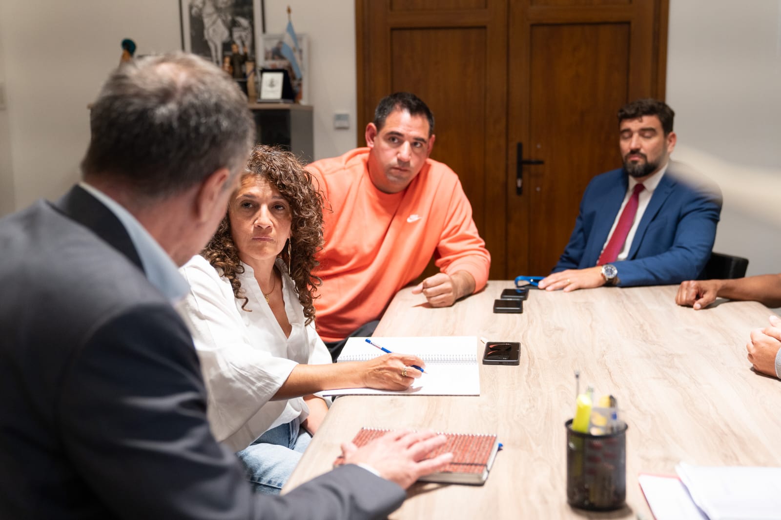 Vecinos del barrio Médanos valoraron avances tras reunión con el intendente y la empresa IATASA