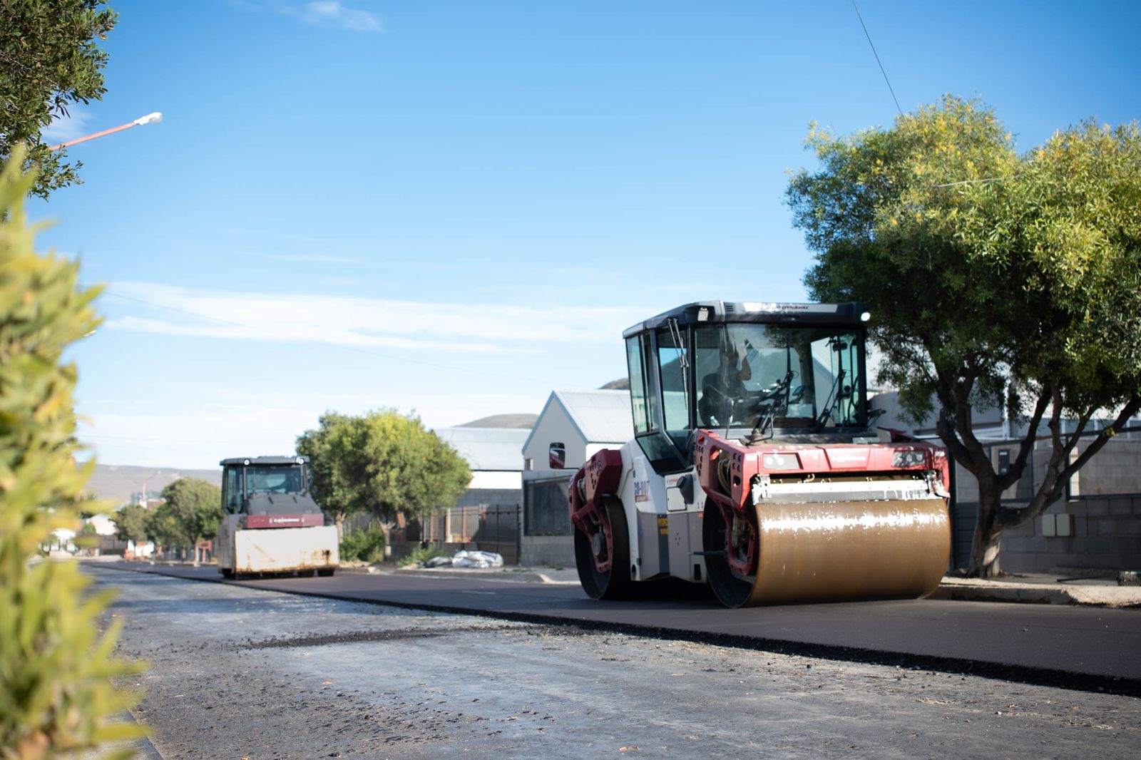 Rada Tilly pavimentó varias cuadras en diferentes sectores