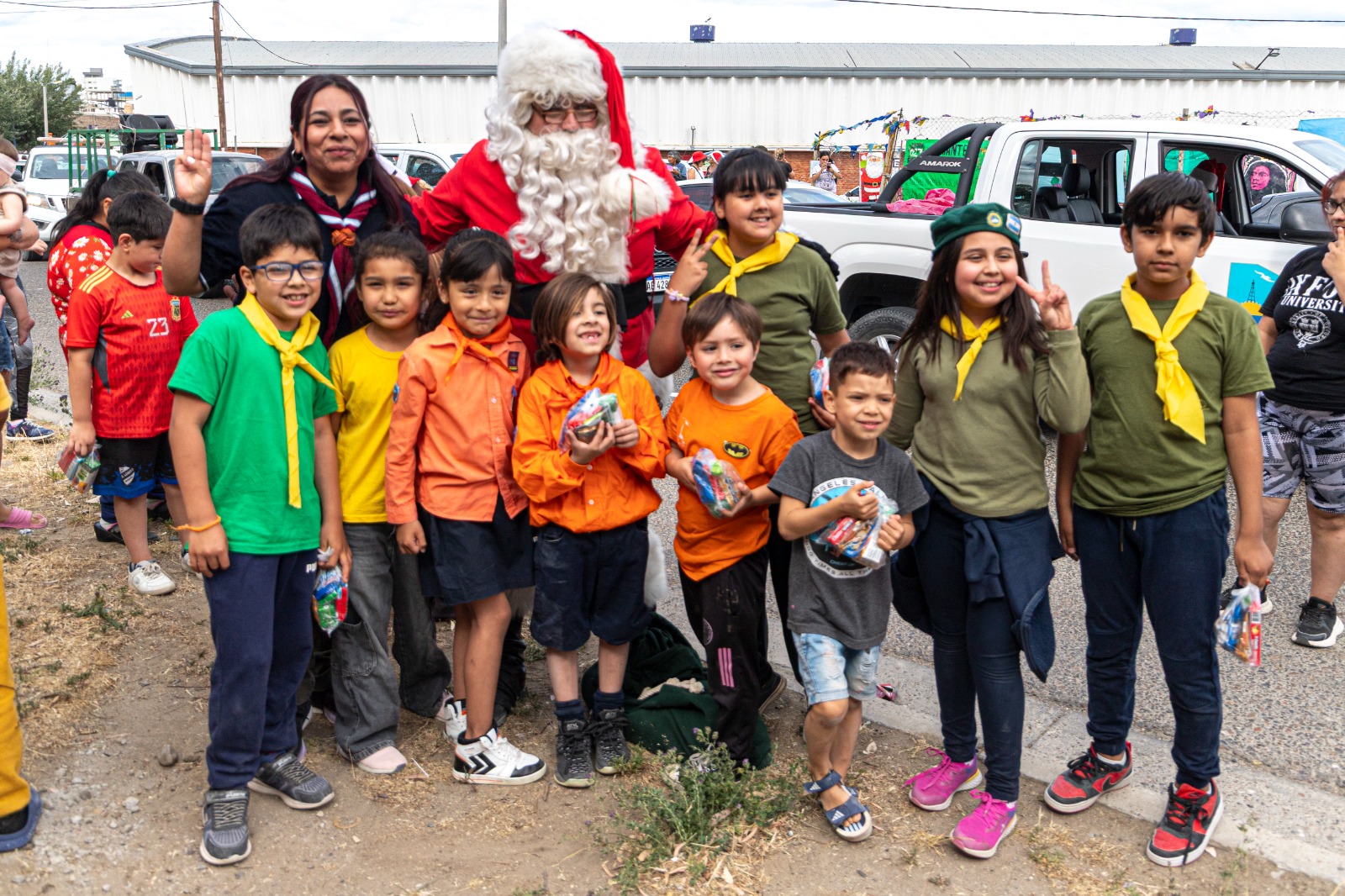 Comodoro celebró la Navidad con el recorrido de Papa Noel por los barrios