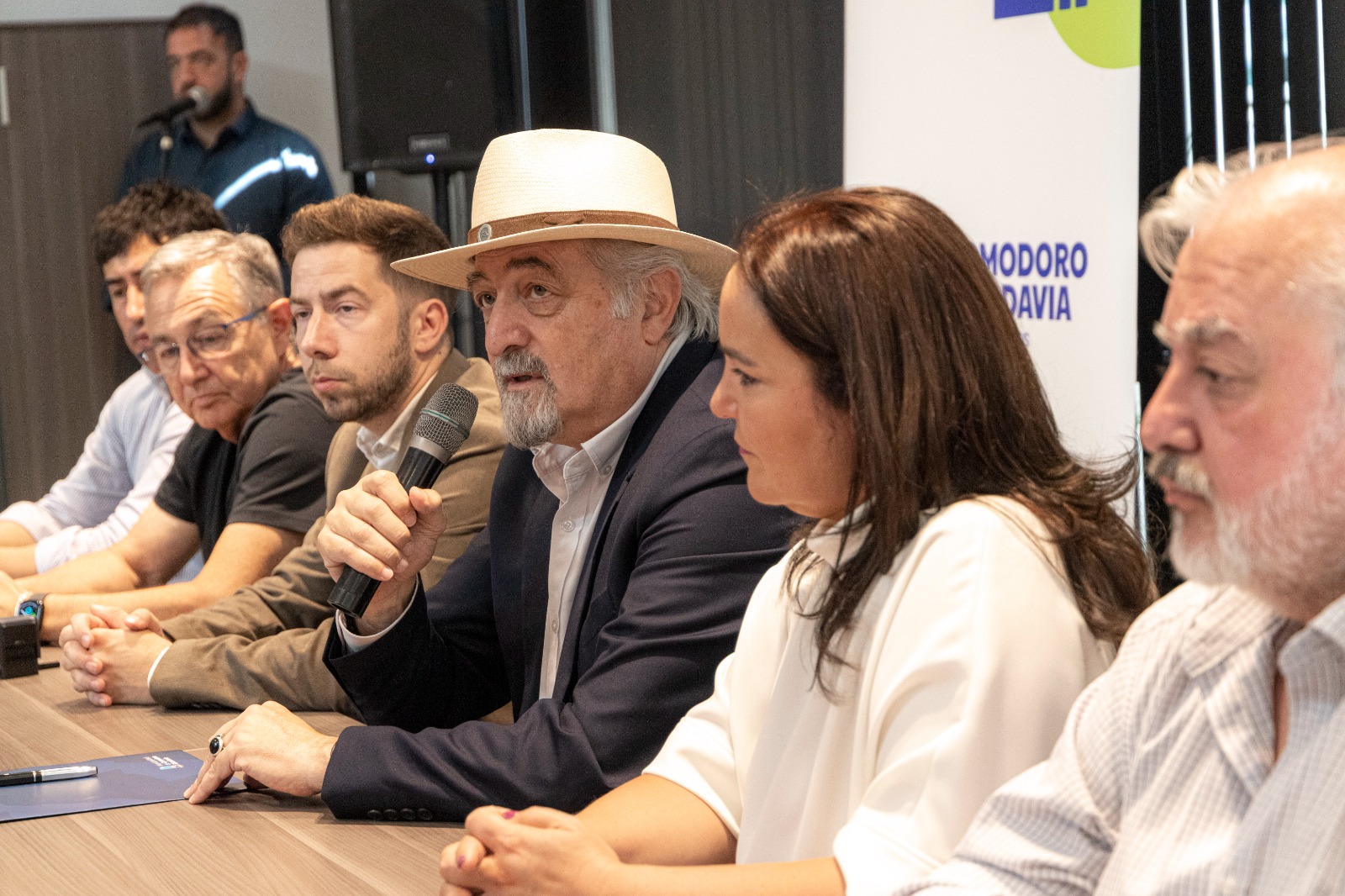 Othar firmó el convenio para generar distribución comunitaria de energía renovable en Comodoro