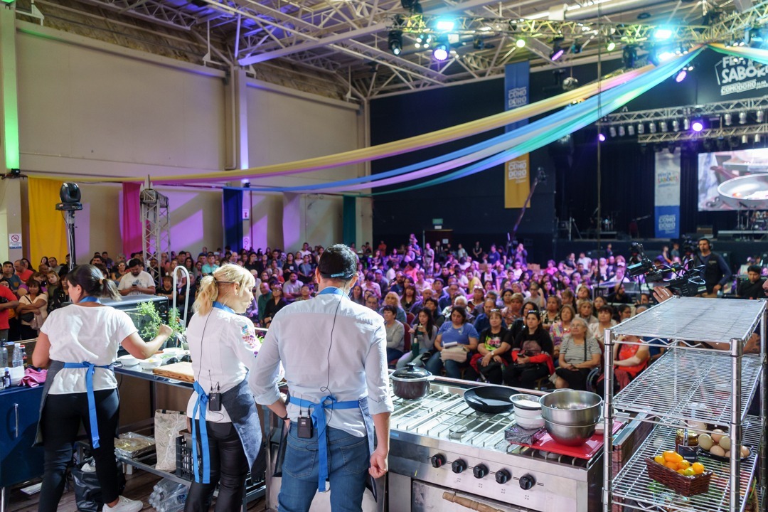 Festín de Sabores: cocina en vivo, música y compromiso sustentable en el Predio Ferial