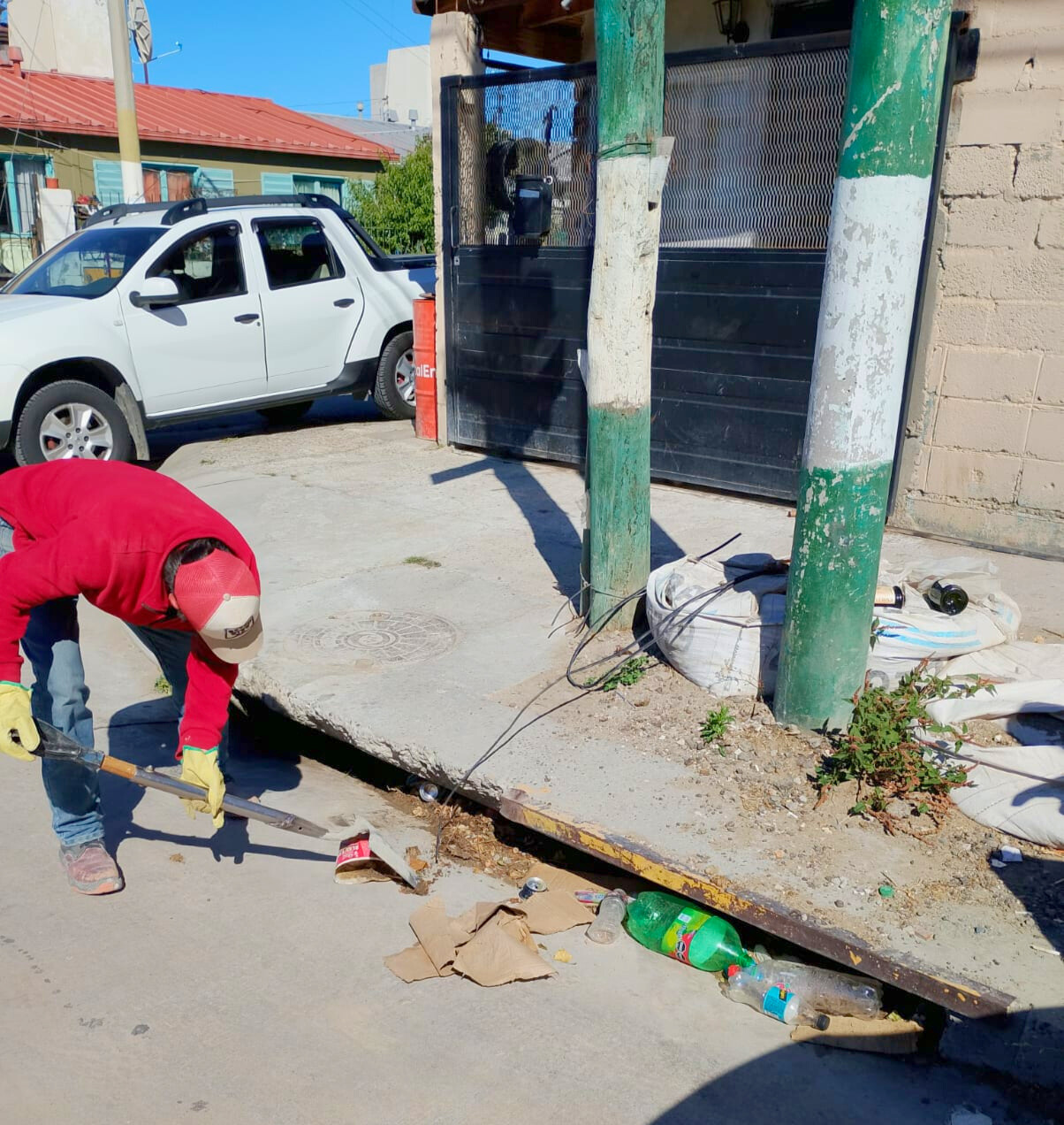 Mantenimiento preventivo: continúan las tareas de limpieza de sumideros en distintos barrios