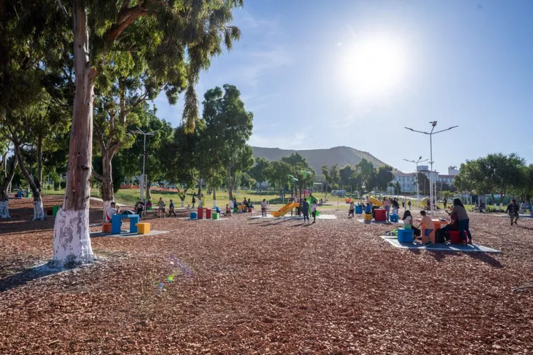 Feria solidaria para asistir a damnificados de la Cordillera y Comodoro