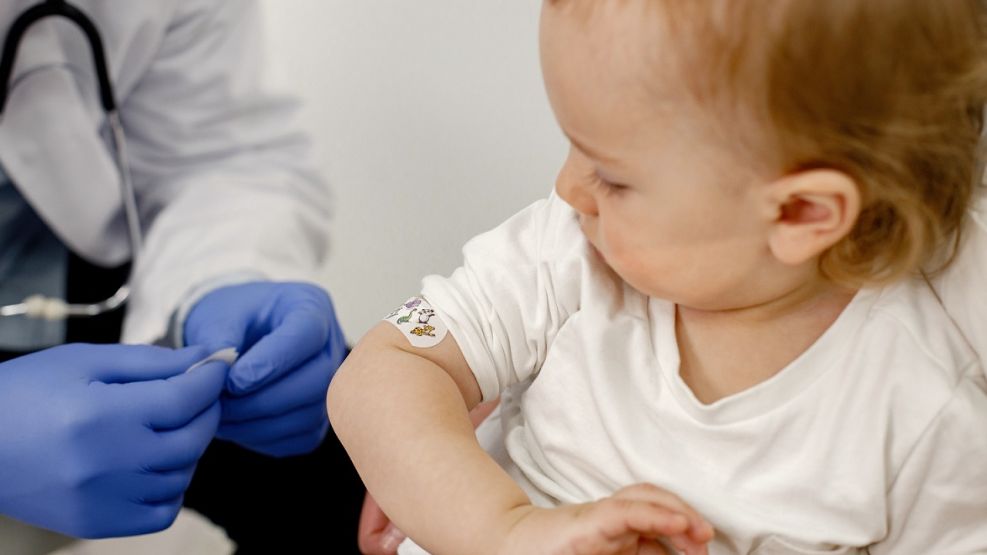Vacunación infantil: se adelantó la aplicación de dosis de la vacuna Triple Viral
