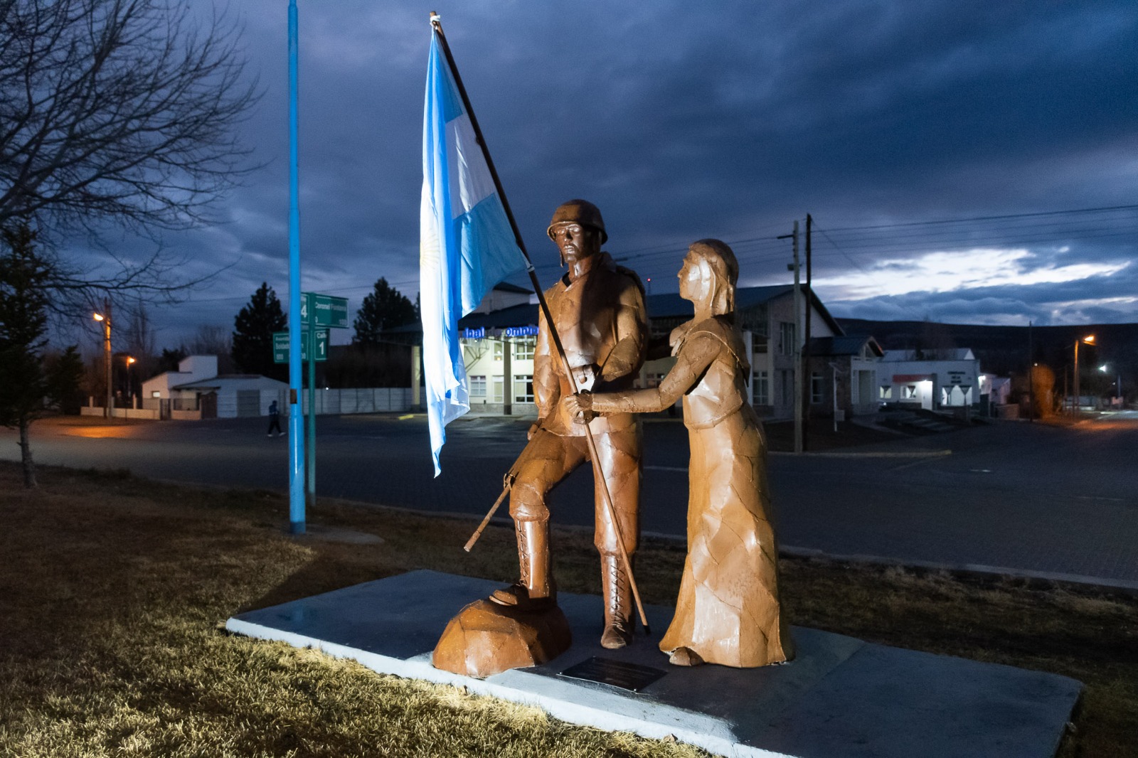 Provincia inauguró en Tecka un nuevo monumento al héroe de Malvinas Ricardo Andrés Austin