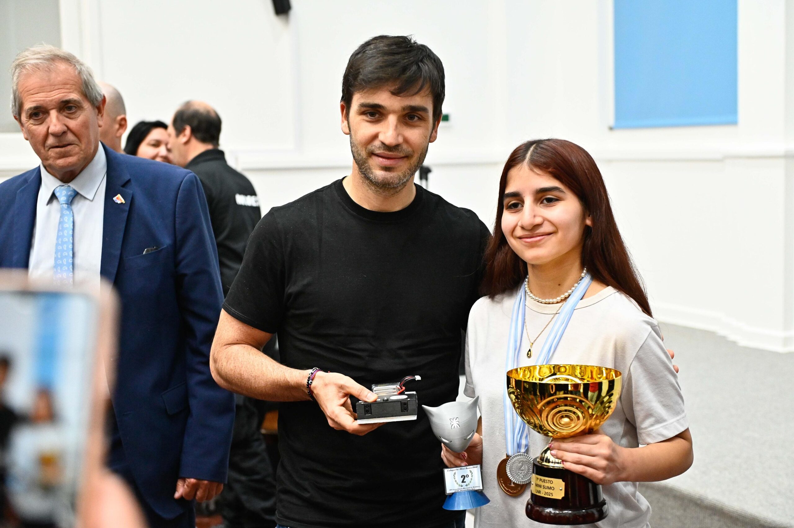 Torres recibió a estudiantes chubutenses que se destacaron en la Final Nacional de la Liga de Robótica