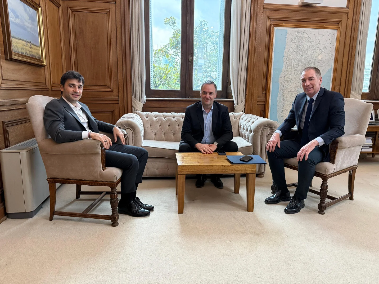 Torres se reunió con el Ministro del Interior de la Nación, con el Jefe de Gabinete, y confirmó el compromiso para la eliminación de las retenciones